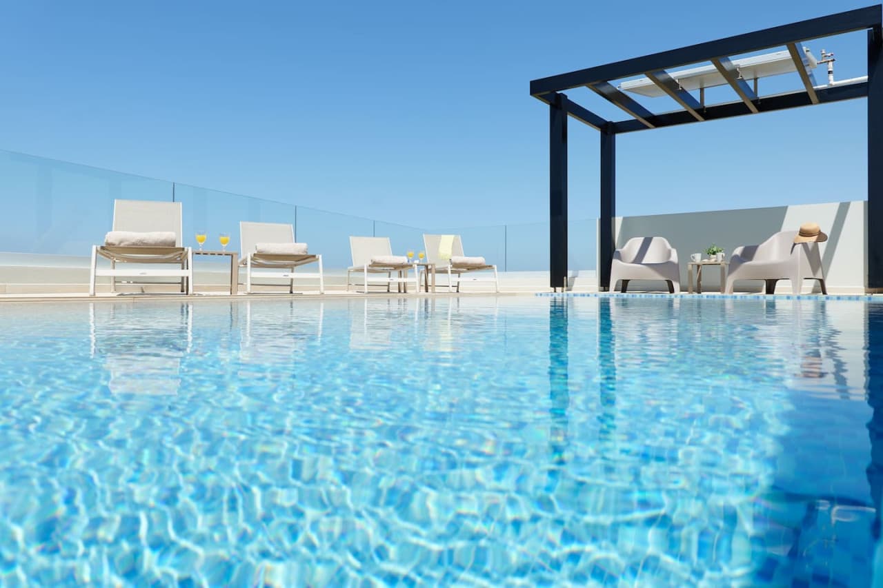 Beach Sand Villa 1 - Beachfront Roof Pool Seaviews